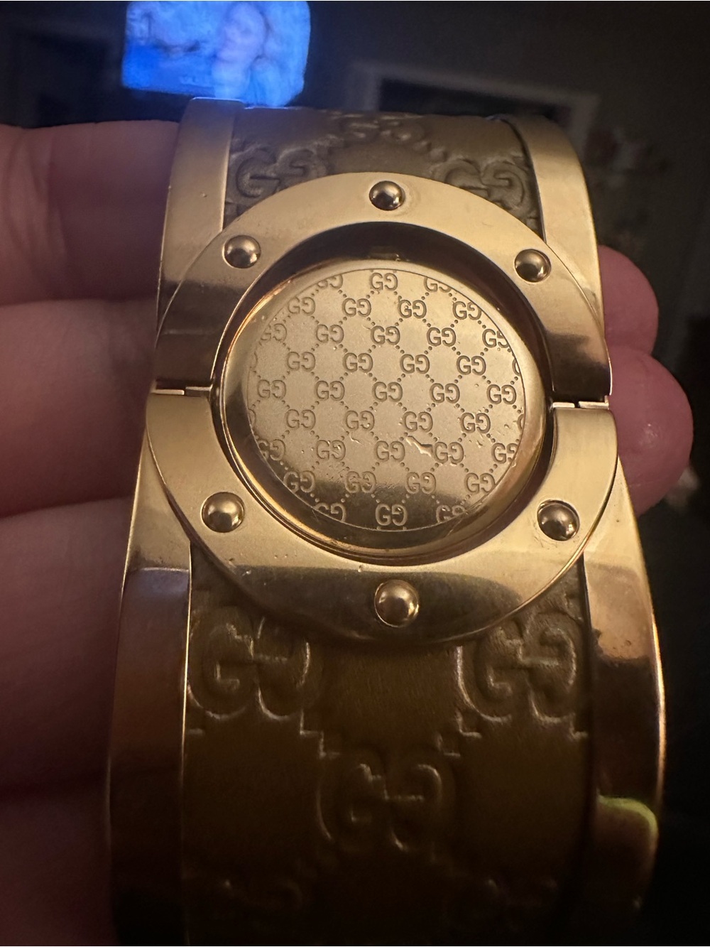 Gucci Gold-Tone Embossed Leather Bangle Watch - Picture 3 of 8